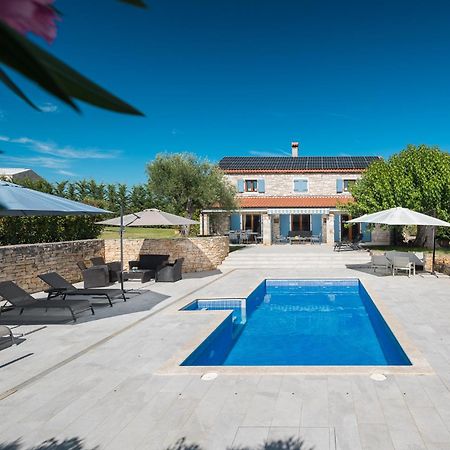 Mon Perin Castrum - House Of Nice Memories Bale Exterior foto